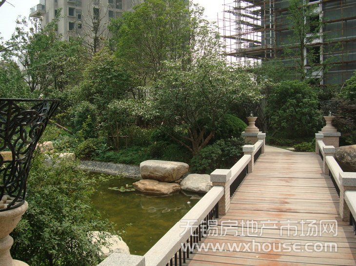 样板示范区      