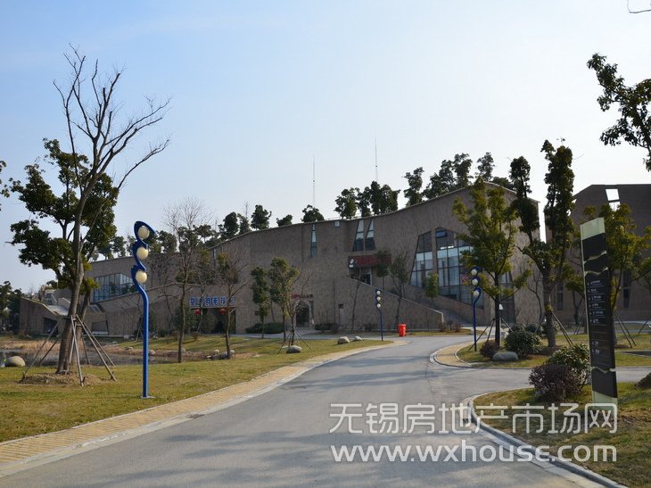周边星洲羽毛球馆      