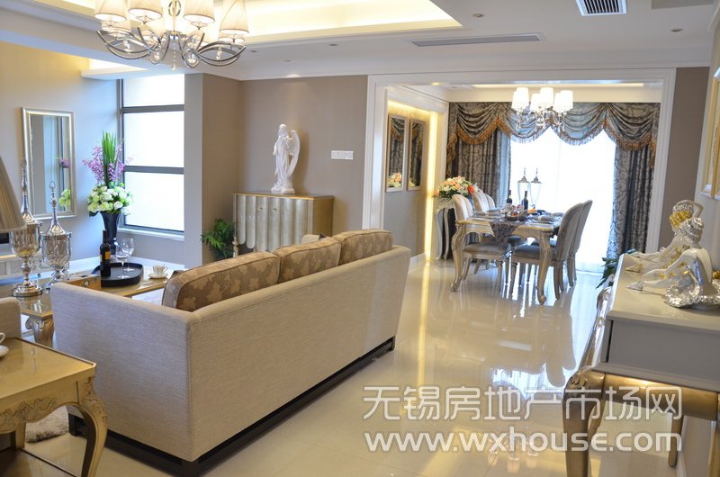 户型137平米样板房：客厅及餐厅      