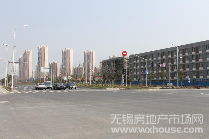 周边道路：新华路      