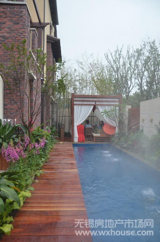 户型198平米样板房:户外花园