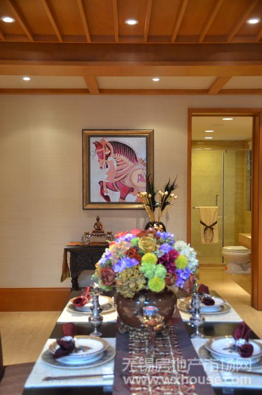 户型198平米样板房:一层餐厅
