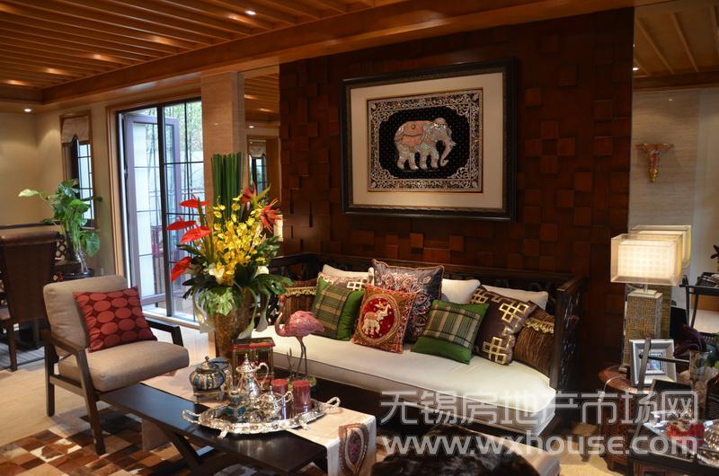 户型198平米样板房:一层客厅