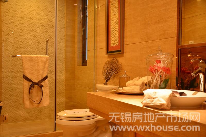 户型198平米样板房:一层卫生间