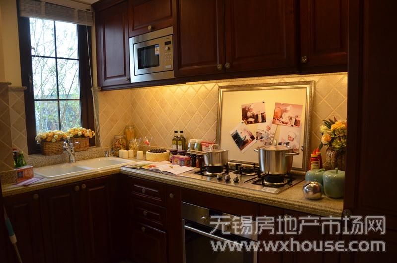 C户型111平米样板房:二层厨房