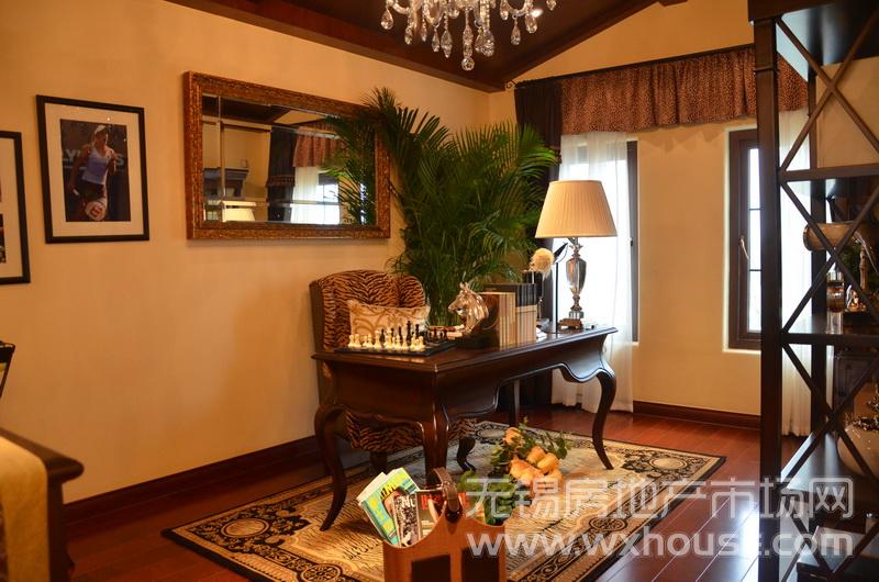 C户型111平米样板房:三层书房