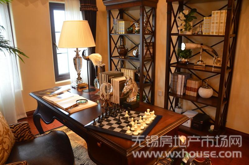 C户型111平米样板房:三层书房