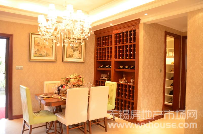 户型124平米样板房：餐厅      