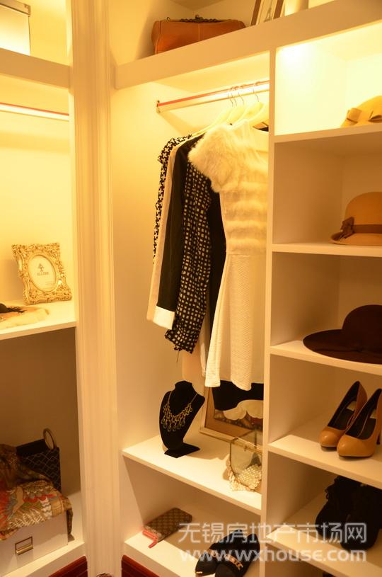 户型124平米样板房：衣帽间      