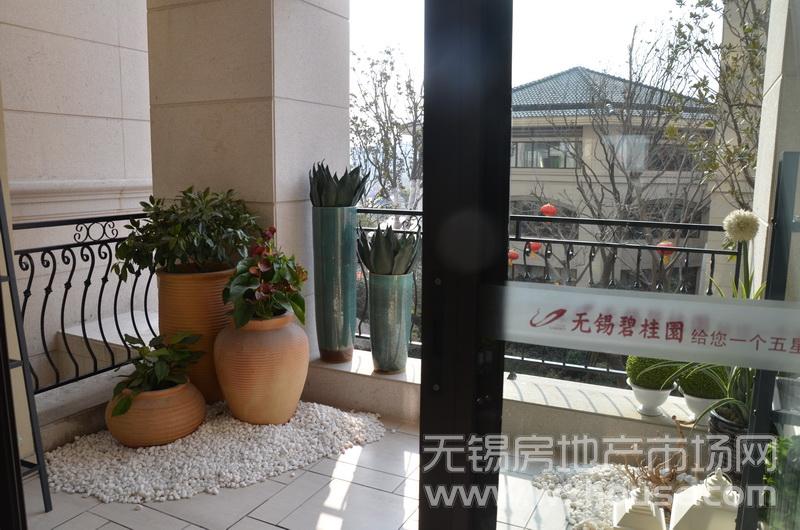 户型120平米样板房：阳台      
