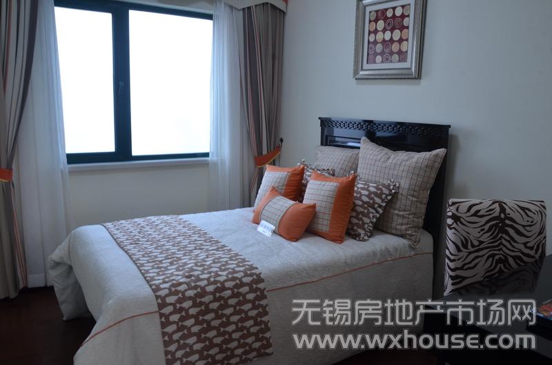 恒大绿洲10#楼301室124㎡样板间——另一次卧(书房)      