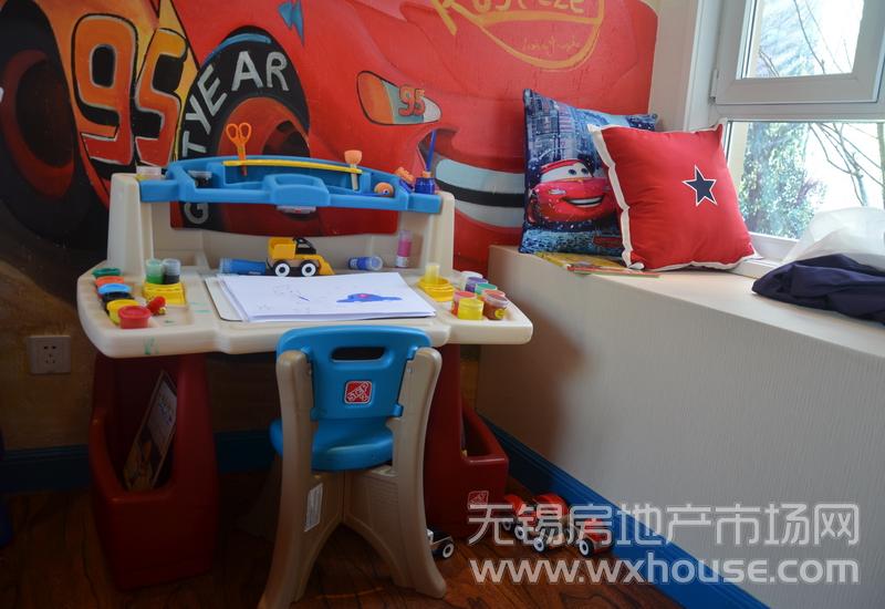 孔雀城83㎡样板间—儿童房休闲区      