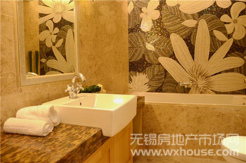 300平米样板间：父母房套房卫生间      