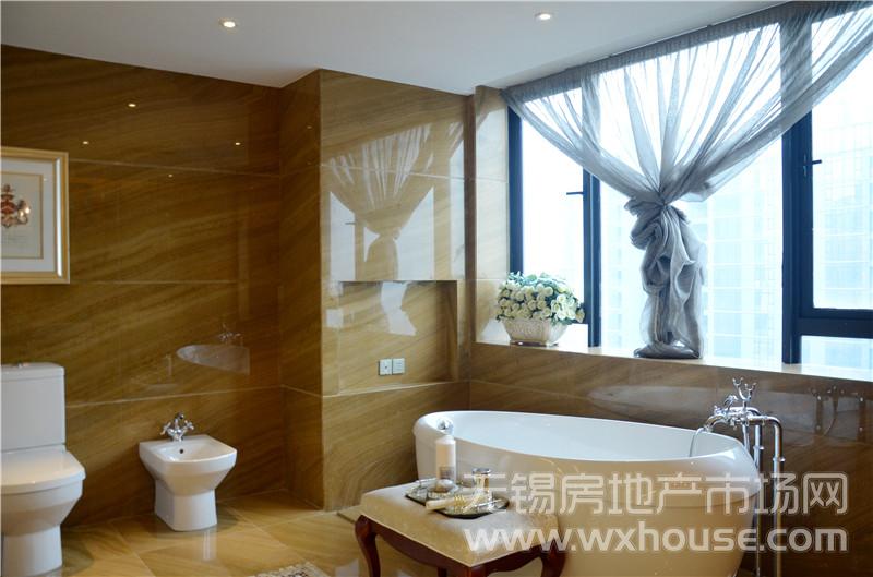 300平米样板间：主卧套房卫生间      