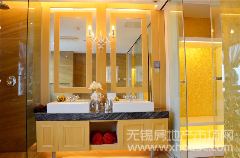 300平米样板间：主卧套房卫生间      